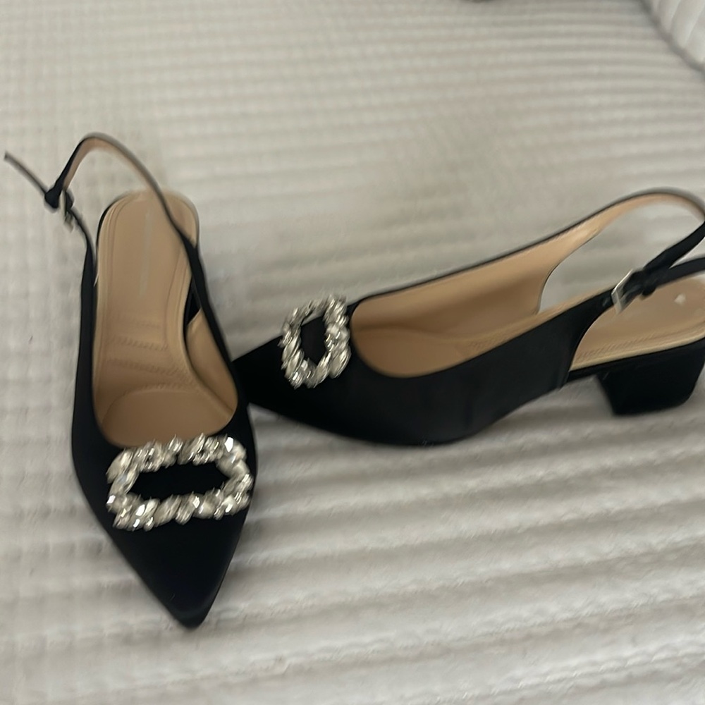 Adrienne Vittadini embellished shoes, brand new never worn great for holiday🎄